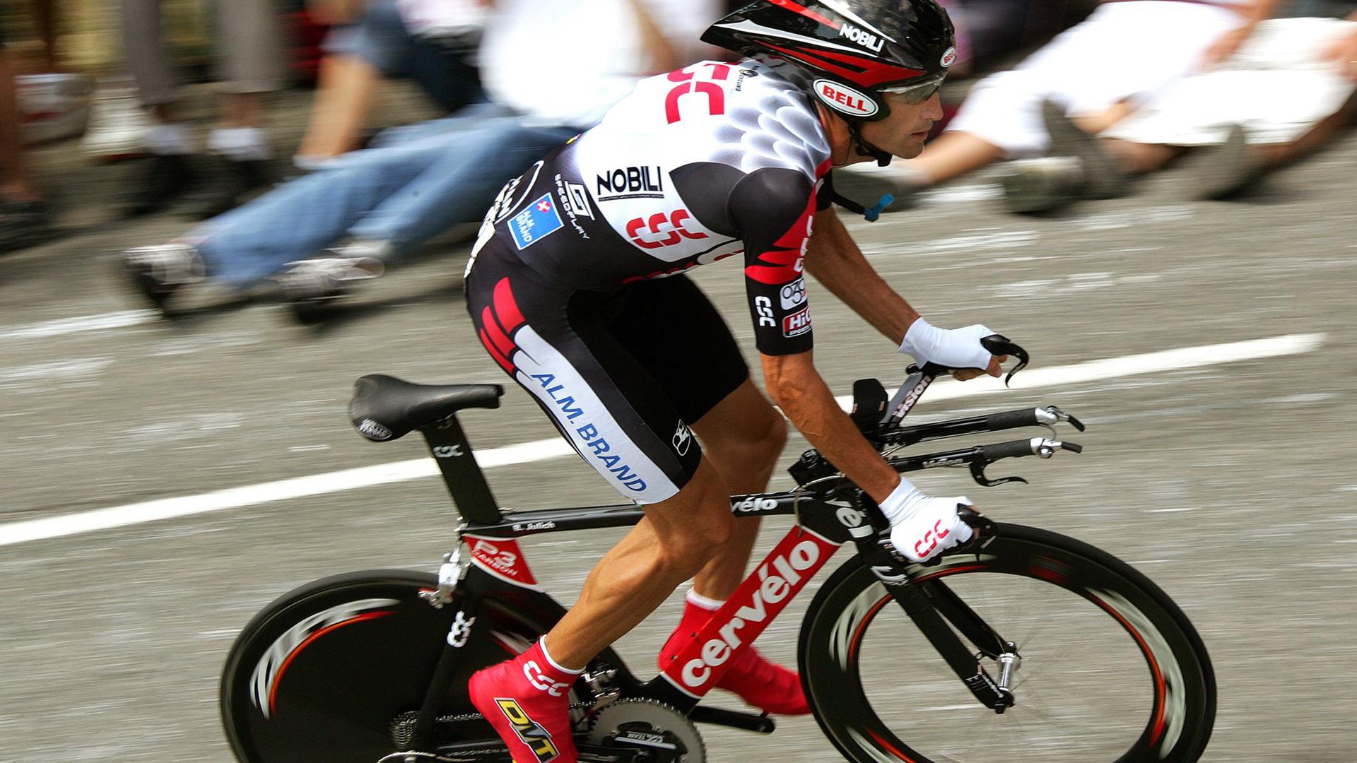 詹姆斯重返赛场,败北首场状态出色,阿森纳观众沸腾!气势如虹延续